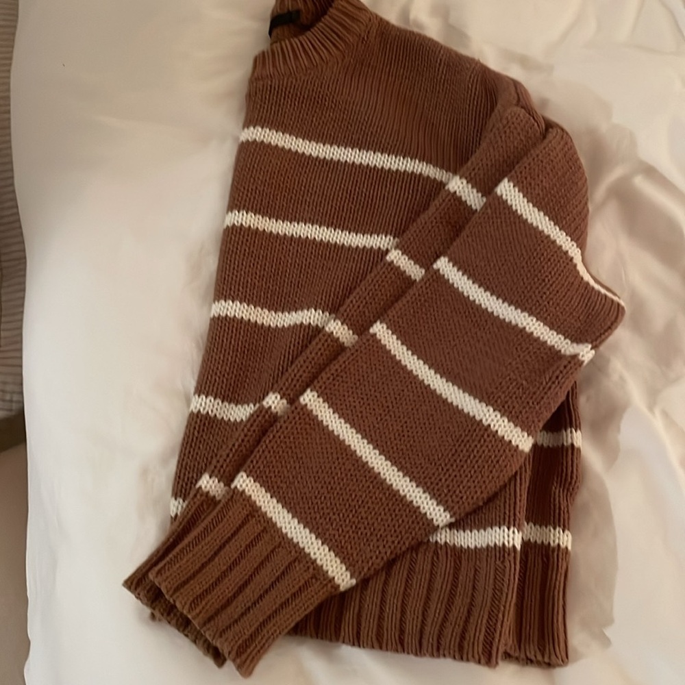 Jenni Kayne Chloe Crewneck sweater. Excellent condition. Size xsmall.